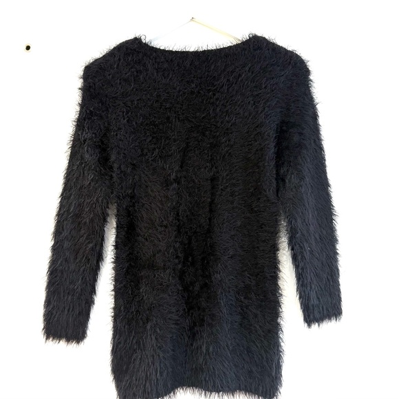 Cozy Soft Black Fuzzy Comfy Sweater. Kids Sz XL. Fits Like A Woman's Size Small. - Picture 3 of 6